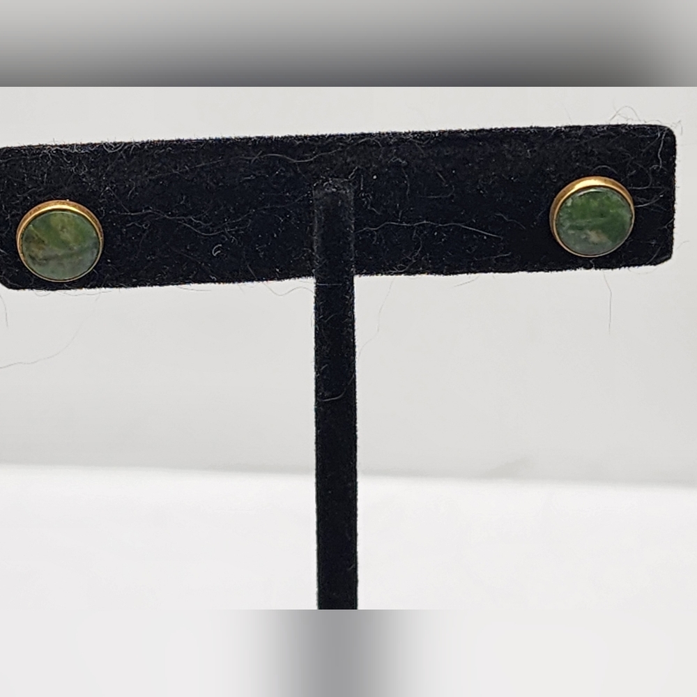 14k emerald studs